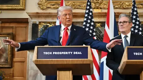Donald Trump Suggests Keir Starmer May Use Armed Forces to Manage UK Boundaries