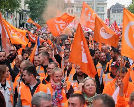 Nationwide Strike Movement Draws Hundreds of Thousands Taking to the Streets Throughout France